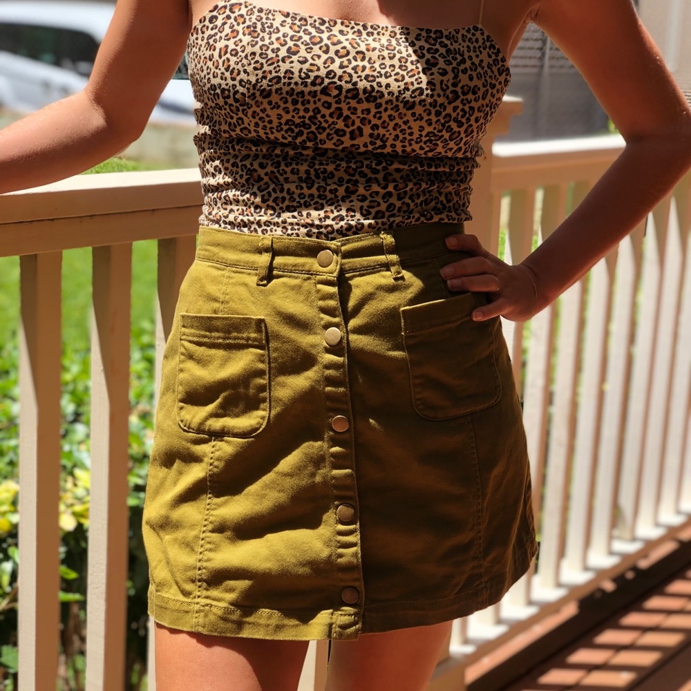 GREEN SKIRT MONKI - Picture 1 of 5